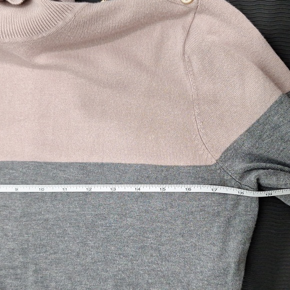 JOSEPH A Mauve and Grey Color Block Turtleneck Long Sleeve Sweater - Picture 8 of 10